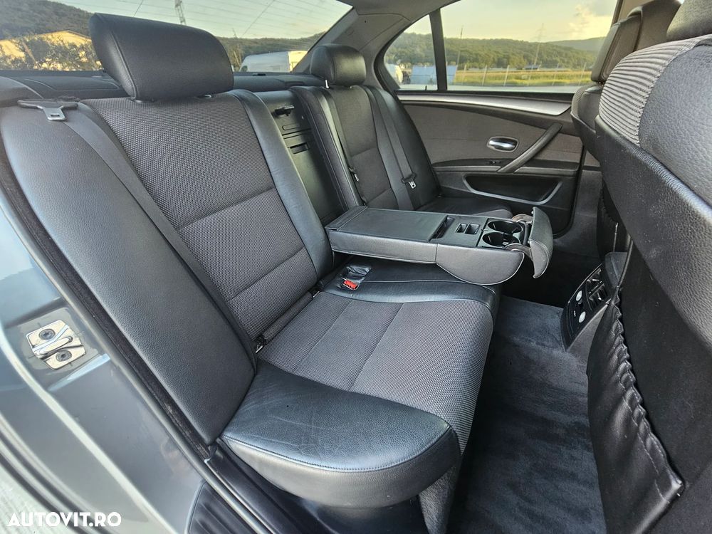 BMW Seria 5 525d Edition Exclusive - 24
