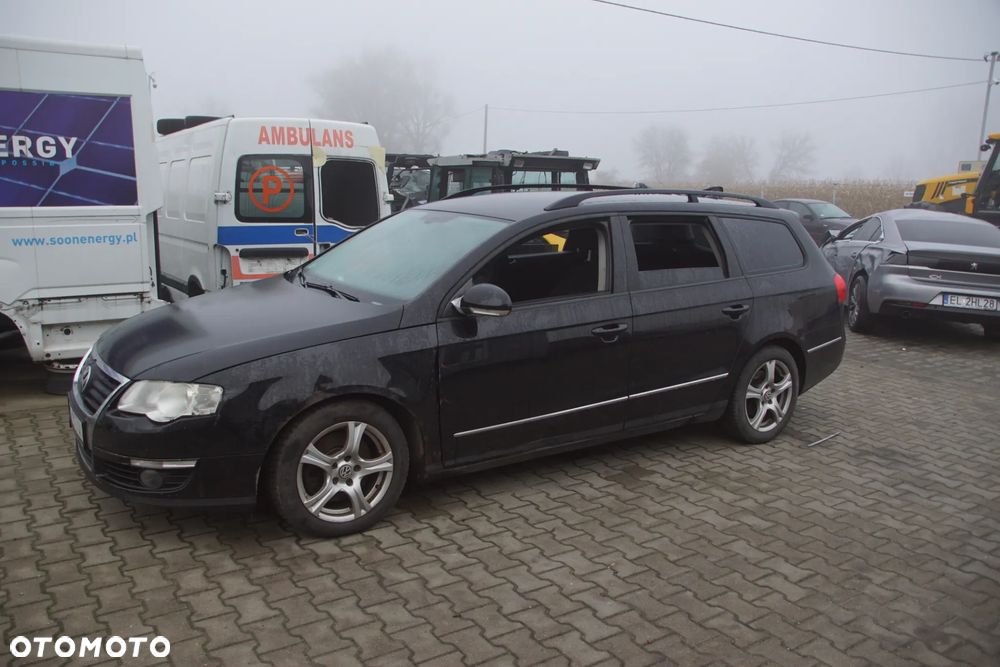 Auto na części - Volkswagen Passat B6 Lift 1.6 TDI 105 KM CAYC MDM L041 2010R Silnik Skrzynia Drzwi Maska Zderzak Błotnik Klapa Lampa Lusterko Klamka Deska Kokpit Sterownik Moduł Czujnik Licznik Kierownica Panel Wyświetlacz - 9