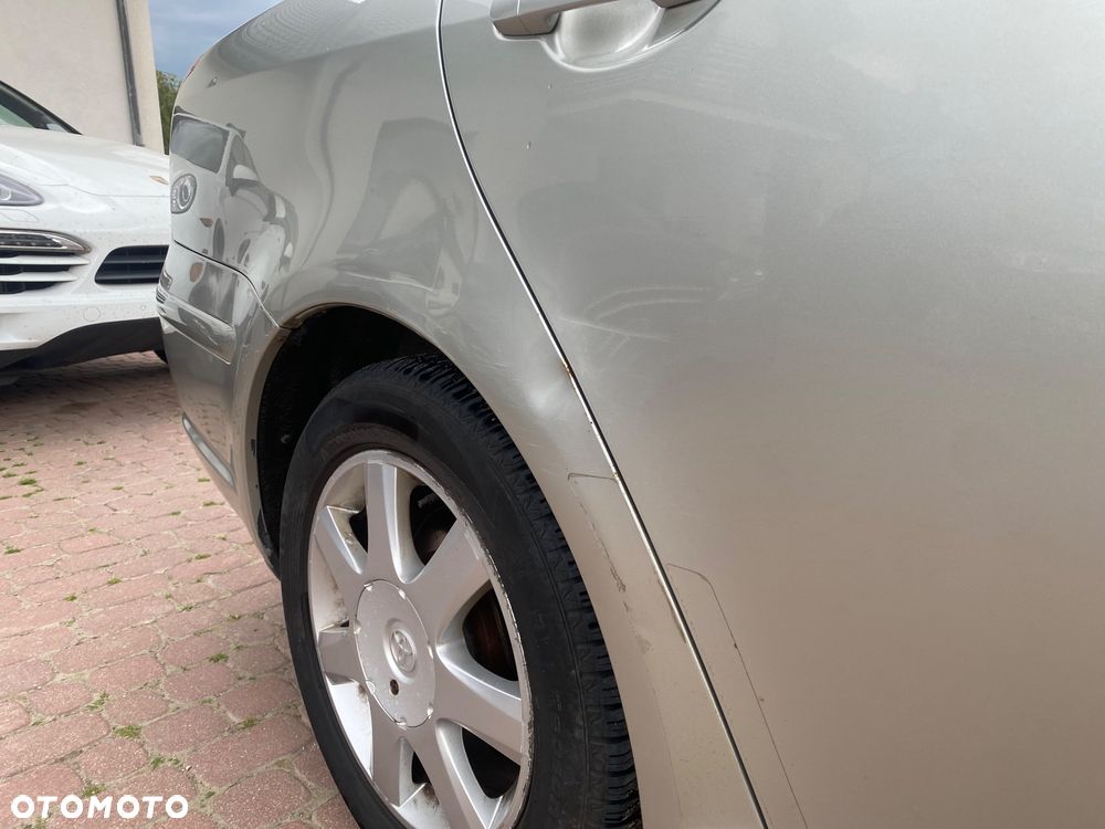 Toyota Avensis 2.0 D-4D Luna - 26
