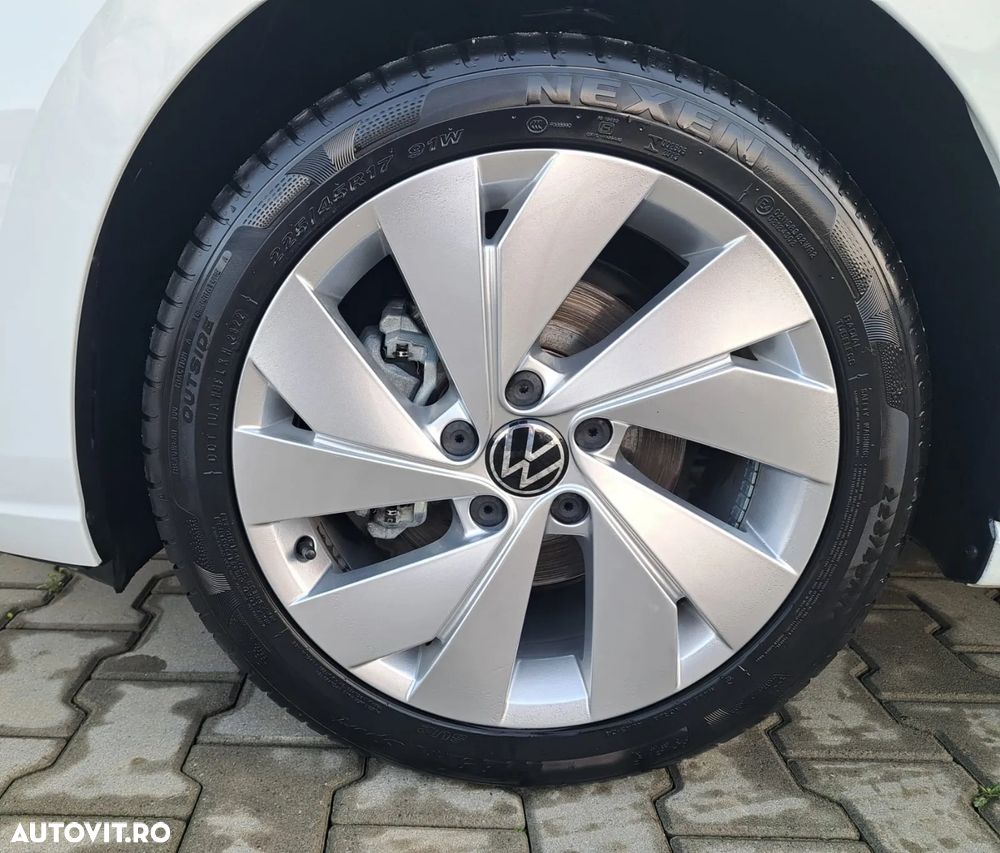 Volkswagen Golf 1.5 eTSI ACT DSG MHEV Style - 13