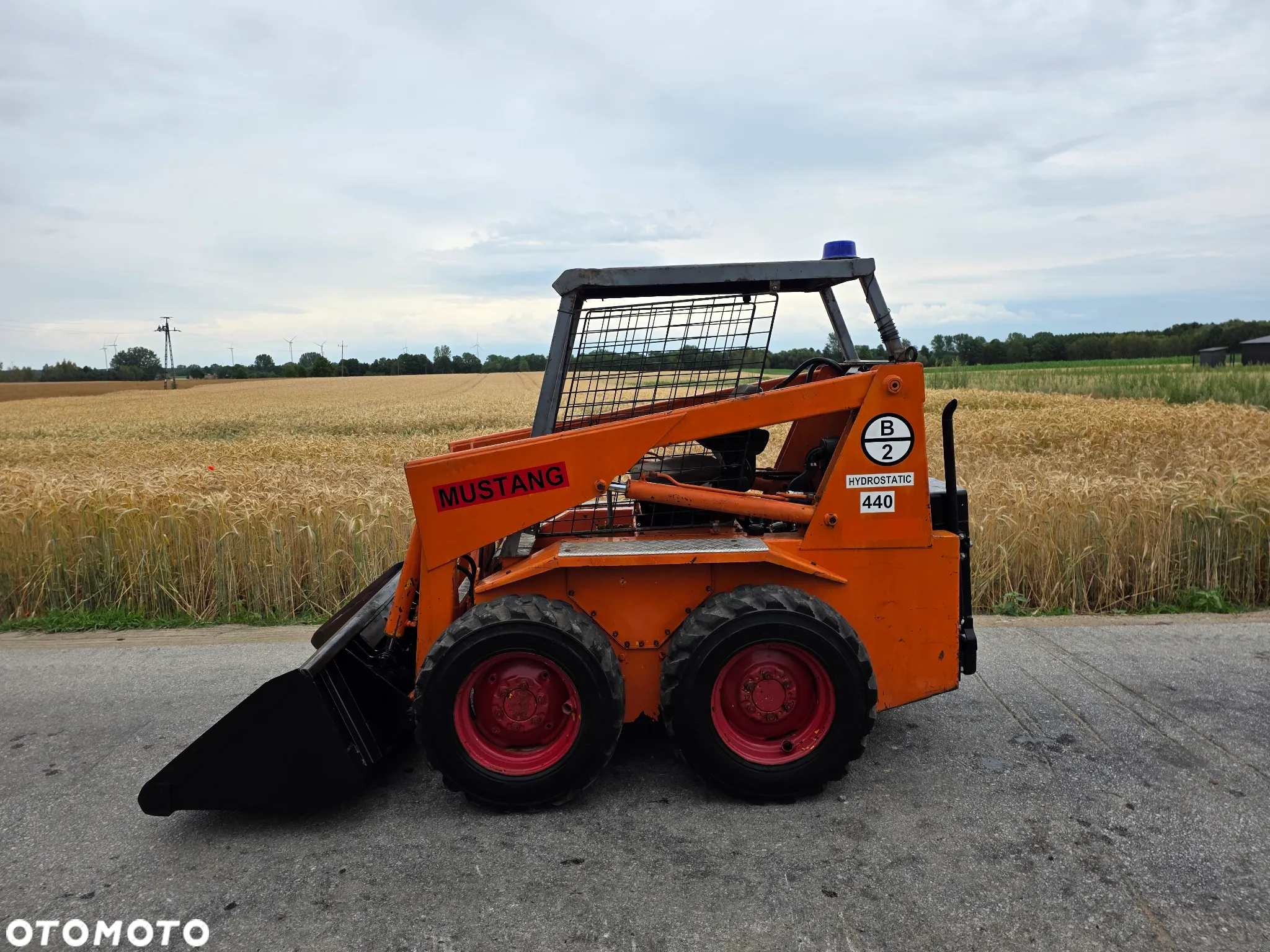 Bobcat Mustang 440 - 2
