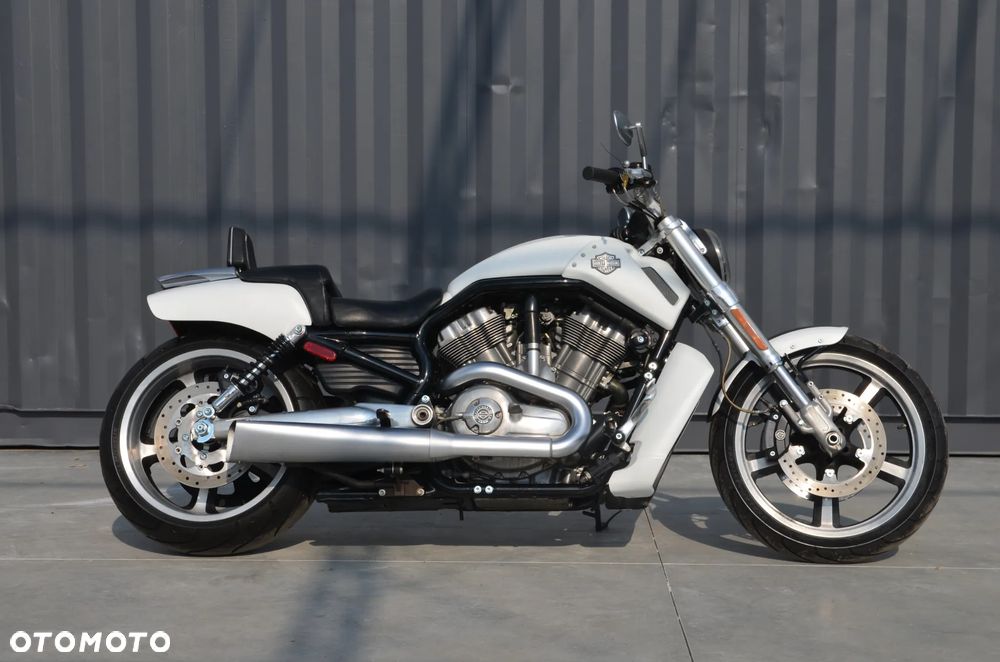Harley-Davidson V-Rod Muscle - 2