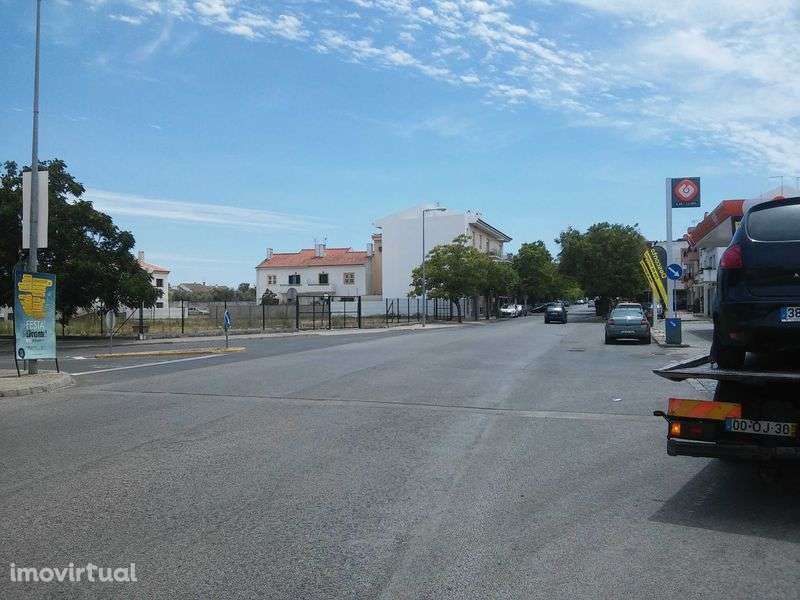 Arrenda-se Terreno (2200m2) no centro de Grândola. - Grande imagem: 2/2