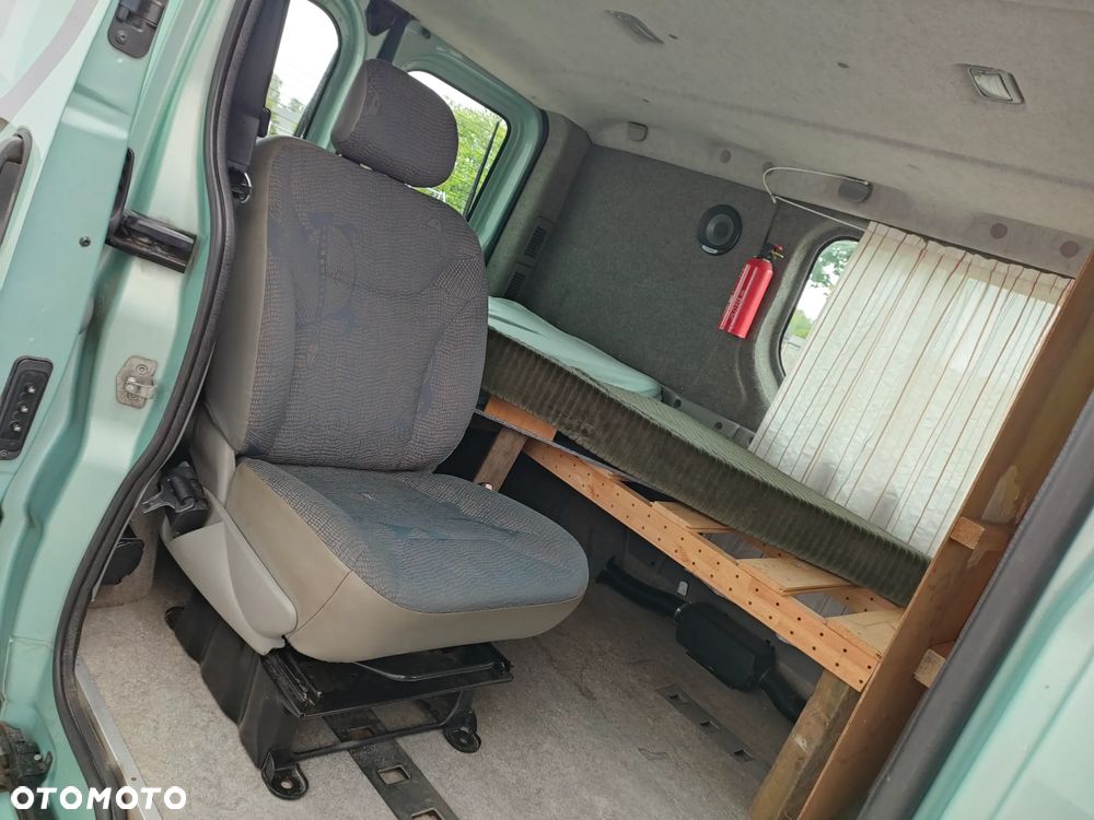 Renault Trafic - 15