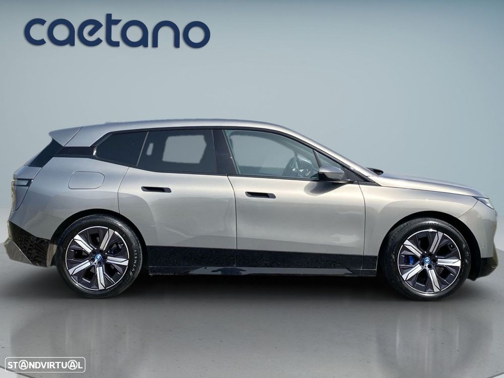 BMW iX xDrive 40 Pack Desportivo - 22