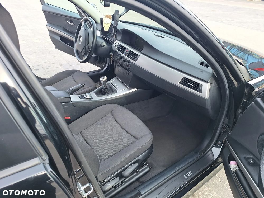 BMW Seria 3 318i - 19