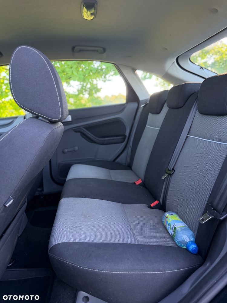 Ford Focus 1.6 16V Trend - 7