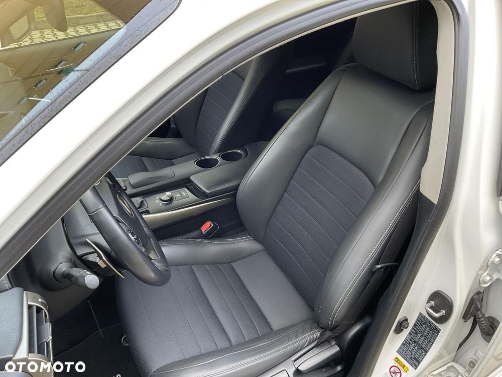 Lexus IS 250 Elegance - 12