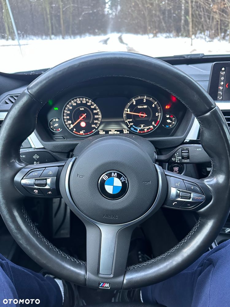 BMW Seria 3 320d M Sport - 9