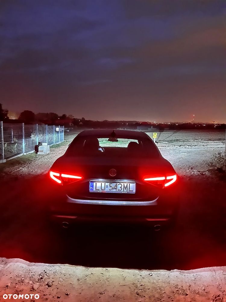 Alfa Romeo Giulia - 10