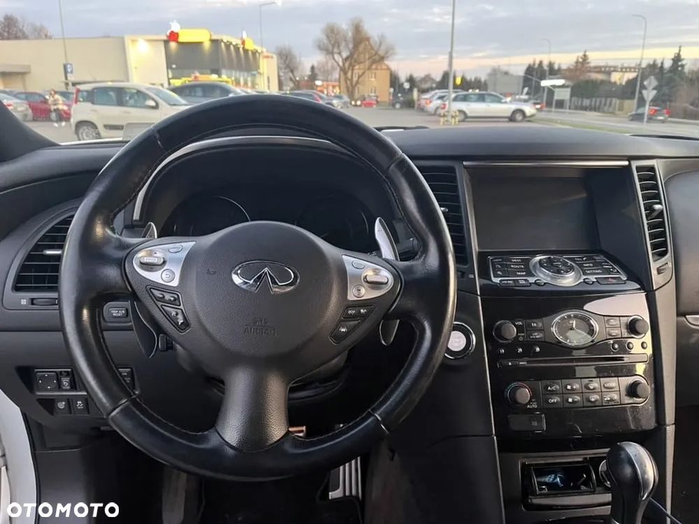 Infiniti Q70 3.0d S - 7