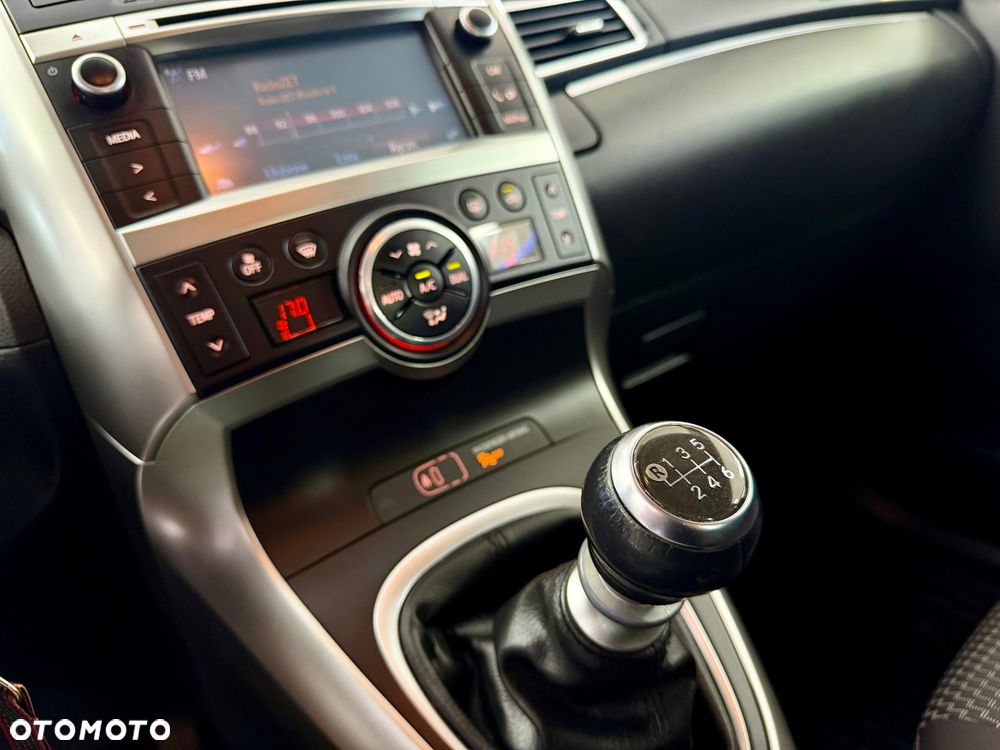 Toyota Verso 1.6 D-4D Prestige - 28