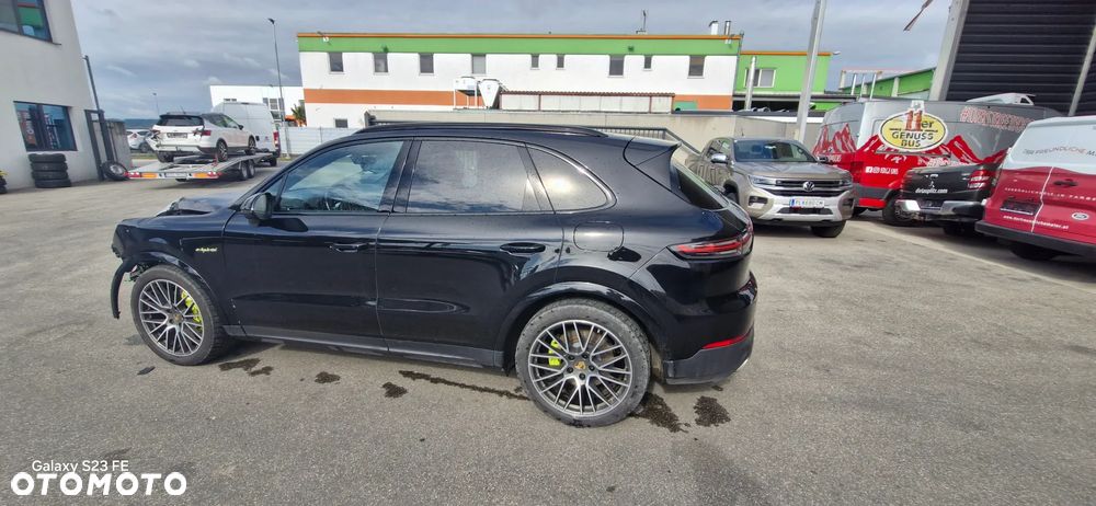Porsche Cayenne E-Hybrid - 16