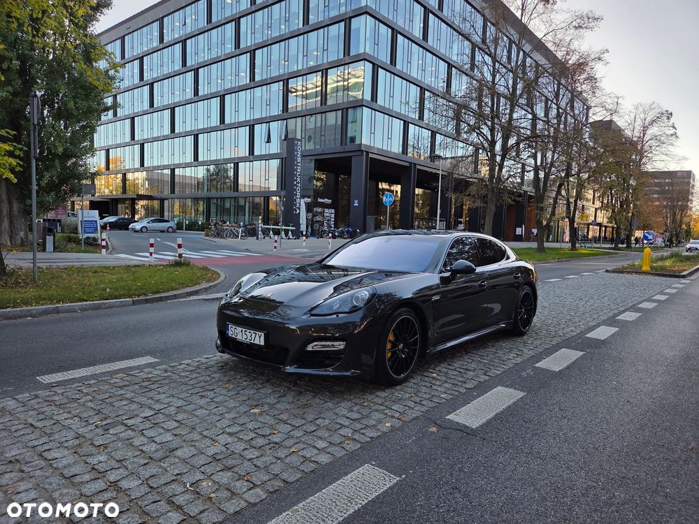 Porsche Panamera GTS - 17