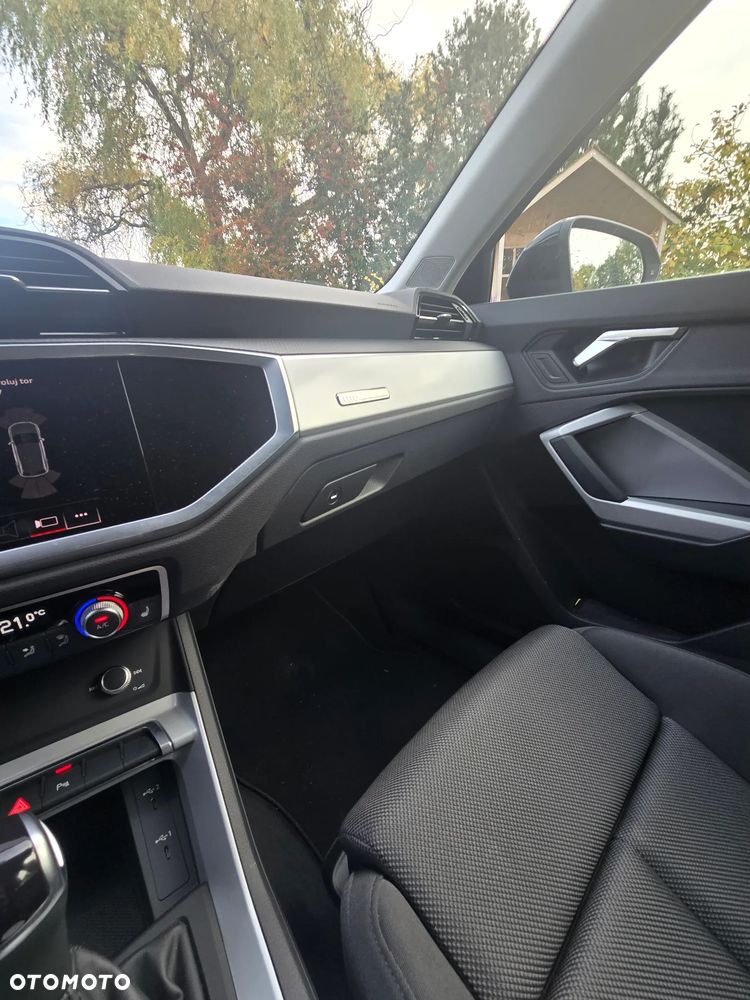 Audi Q3 - 18