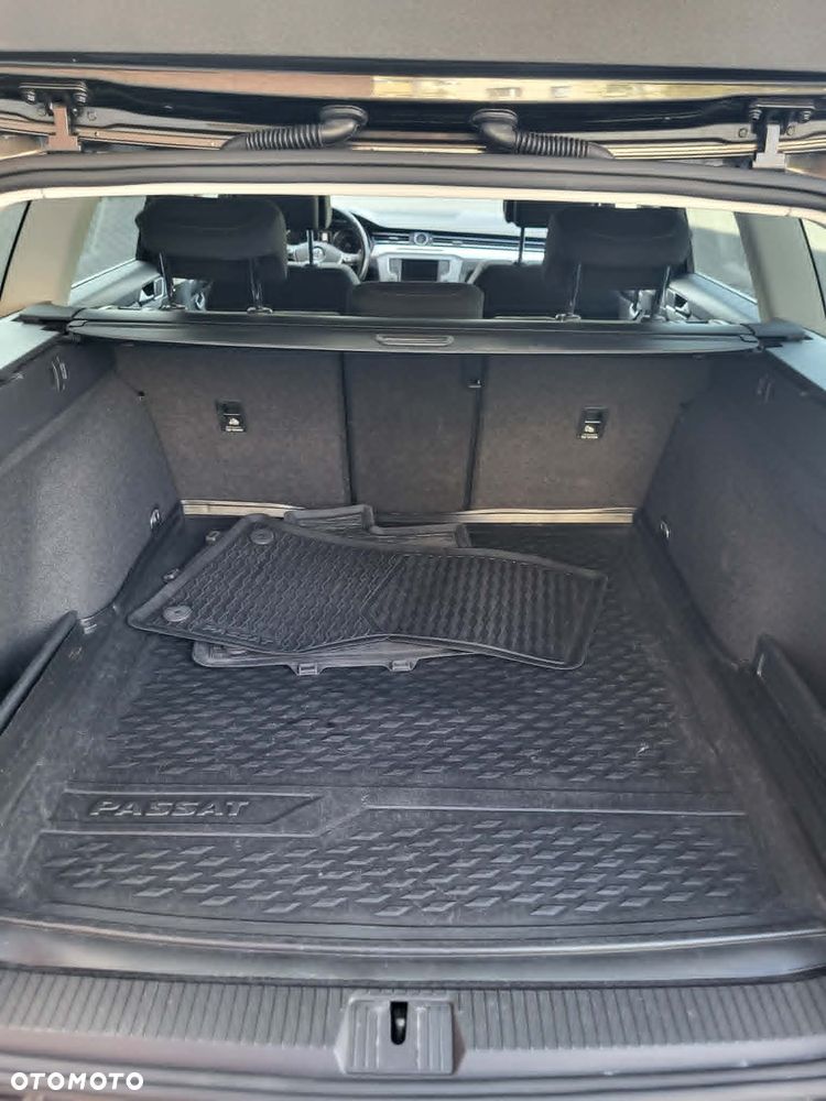 Volkswagen Passat 2.0 TDI SCR DSG Highline - 14