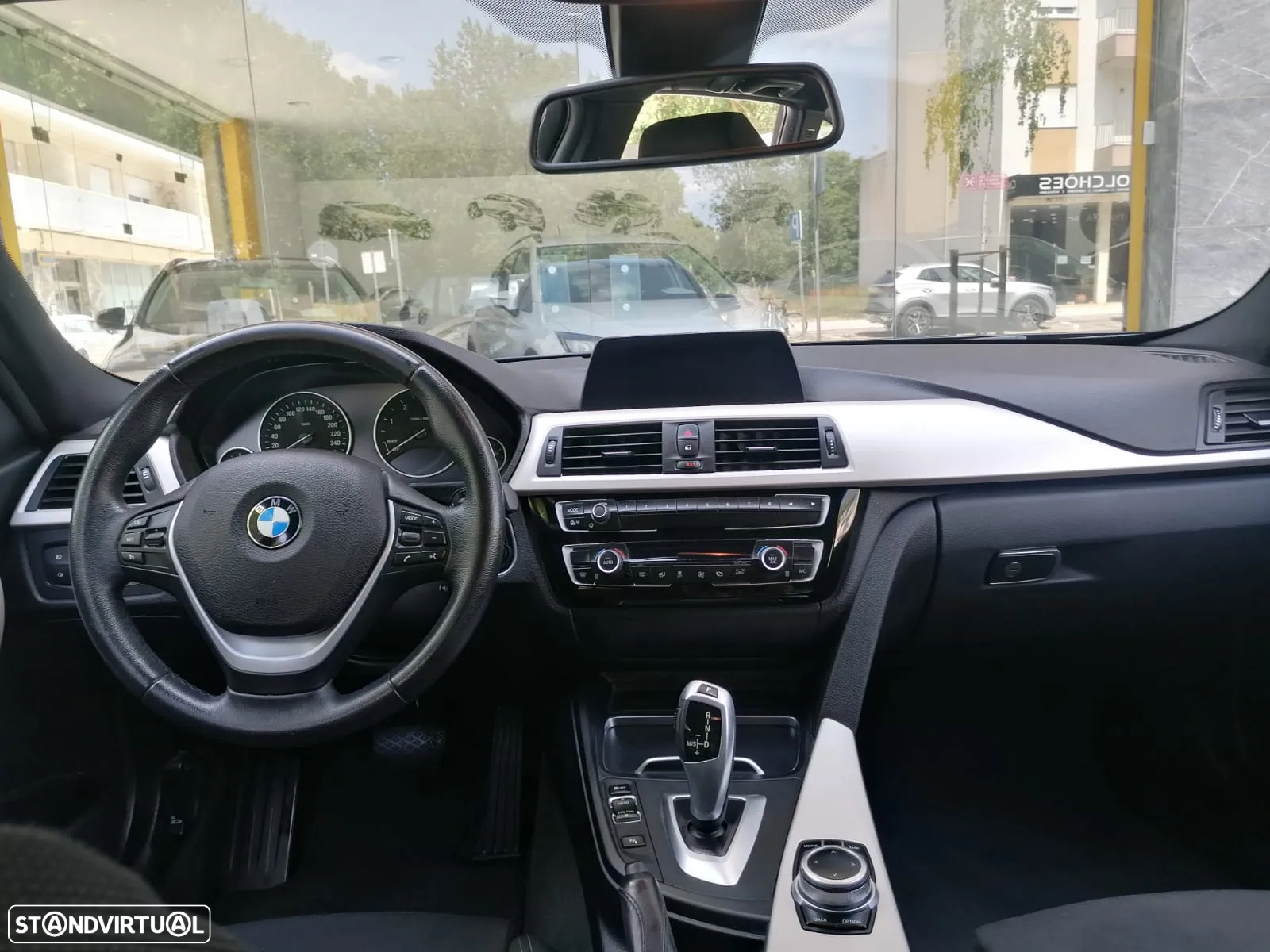 BMW 318 d Touring Advantage Auto - 25