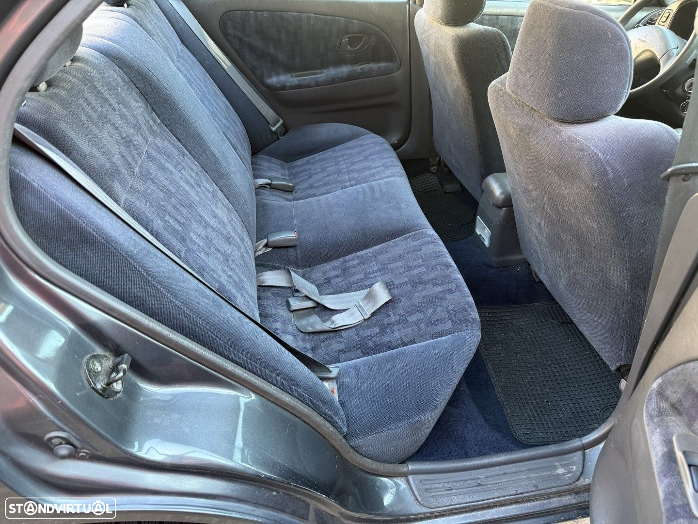 Mitsubishi Lancer 1300 GLX - 15