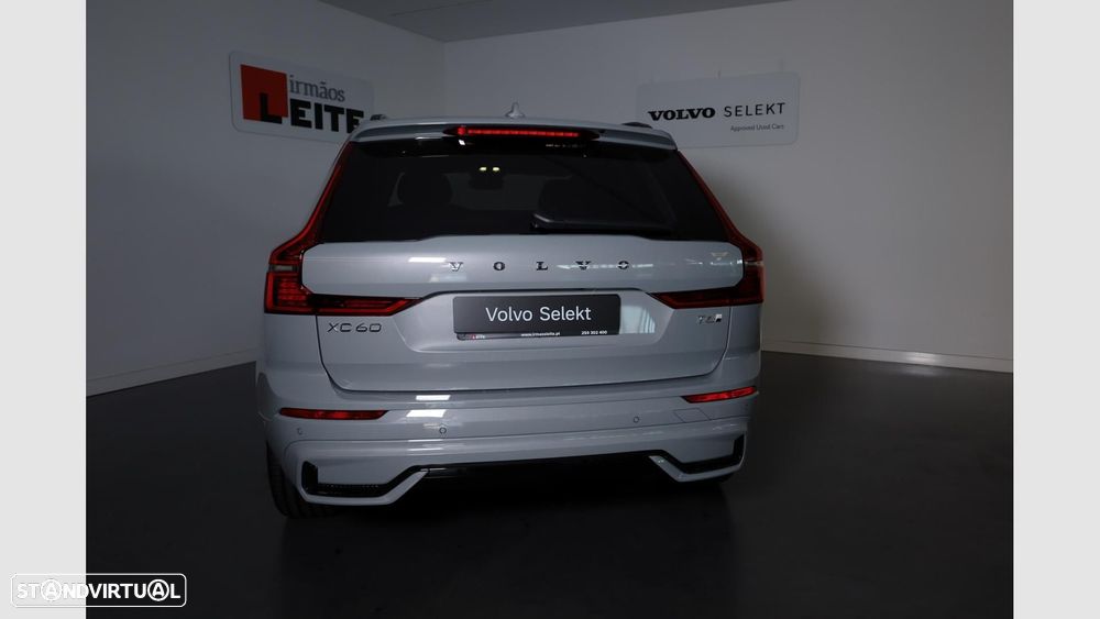 Volvo XC 60 2.0 T6 PHEV Plus Dark AWD - 4