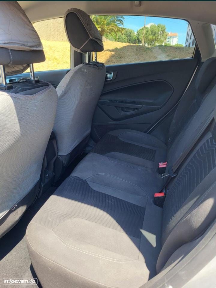 Ford Fiesta 1.0 T EcoBoost Titanium PowerShift - 4