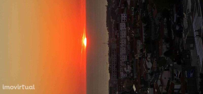 T2 C/ Garagem e Metro á porta - Grande imagem: 3/4