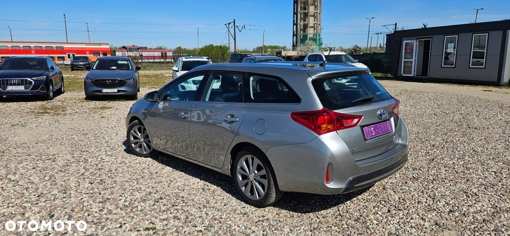 Toyota Auris 1.8 HSD Luna - 4