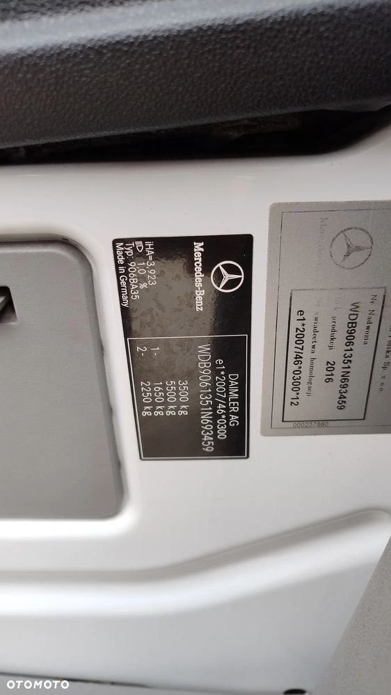 Mercedes-Benz Sprinter - 30