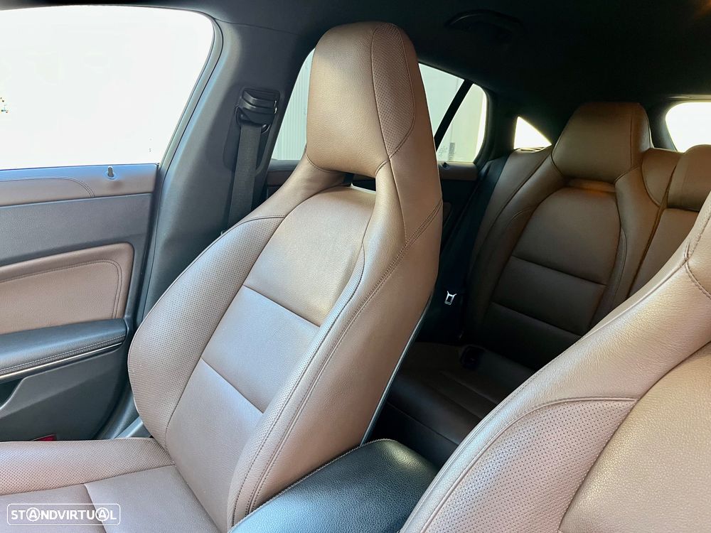 Mercedes-Benz CLA 45 AMG 4Matic 7G-DCT Orange Art Edition - 29