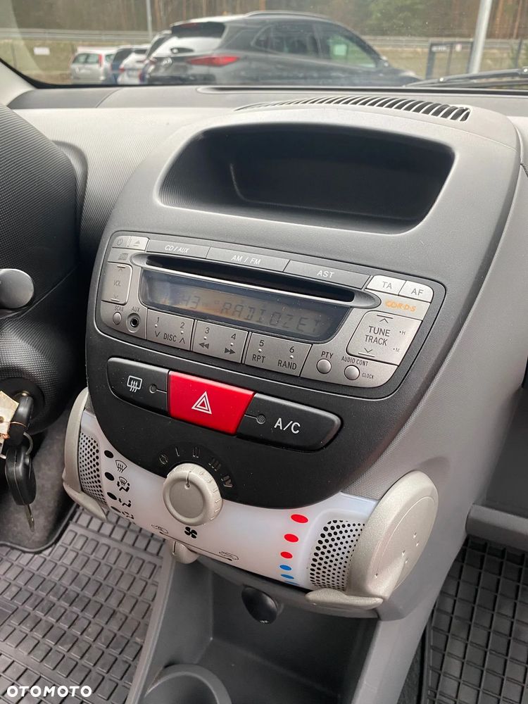 Peugeot 107 1.0 Trendy - 12