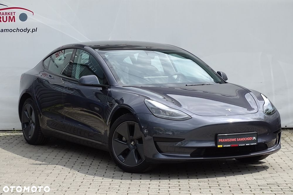 Tesla Model 3 - 10