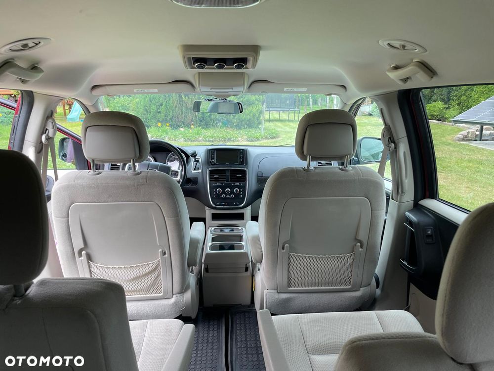 Dodge Grand Caravan - 11