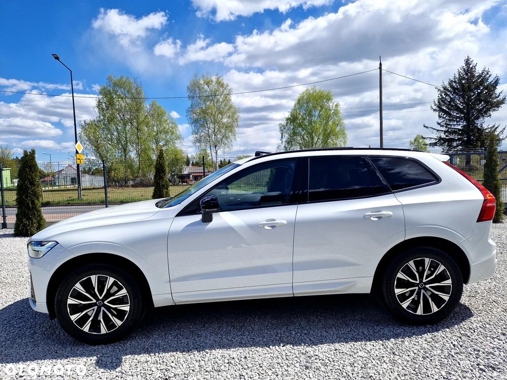 Volvo XC 60 B4 D Plus Dark - 31
