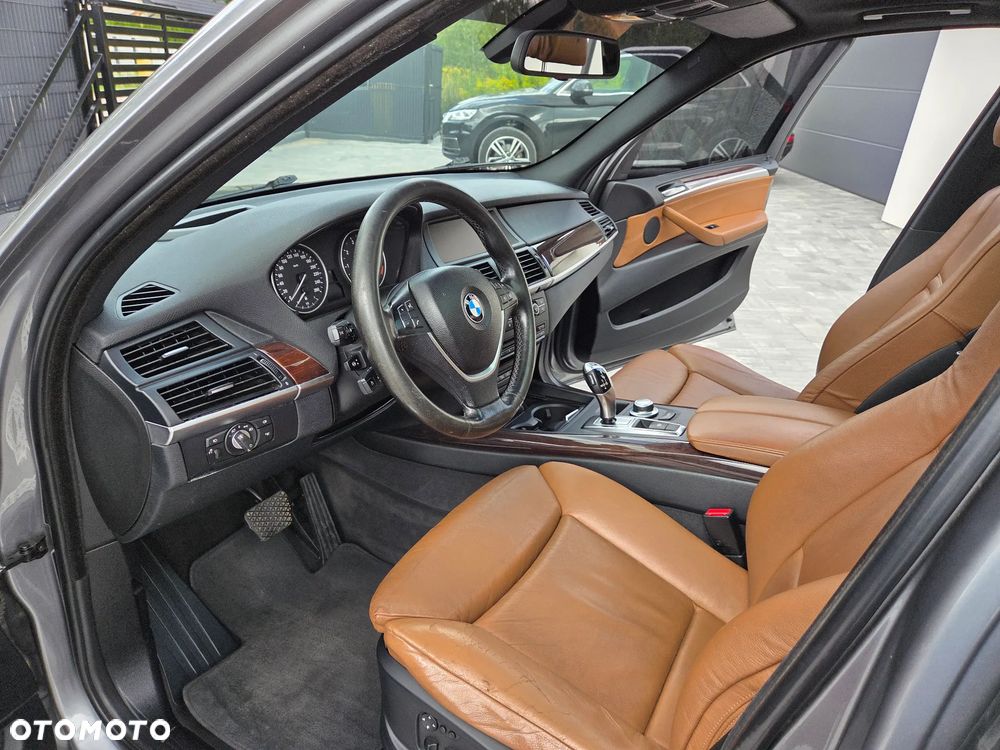 BMW X5 xDrive48i - 30