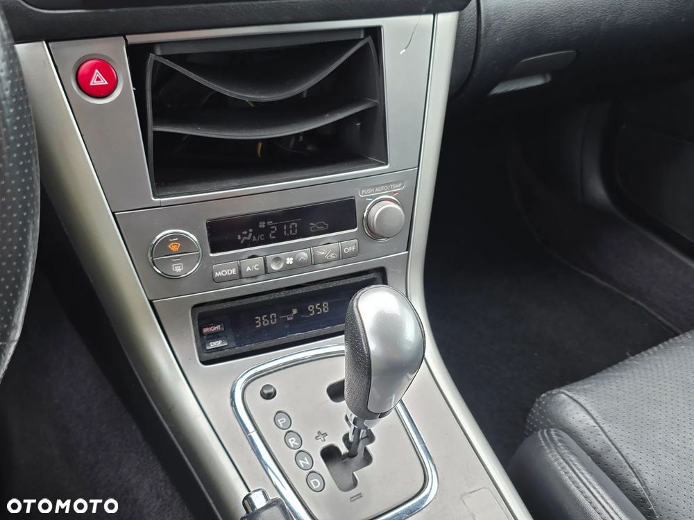 Subaru Legacy - 23