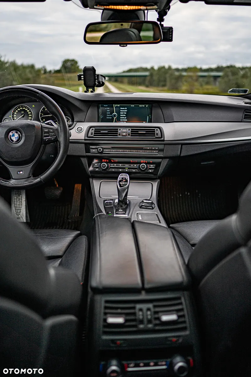 BMW Seria 5 525d Touring Sport-Aut - 29