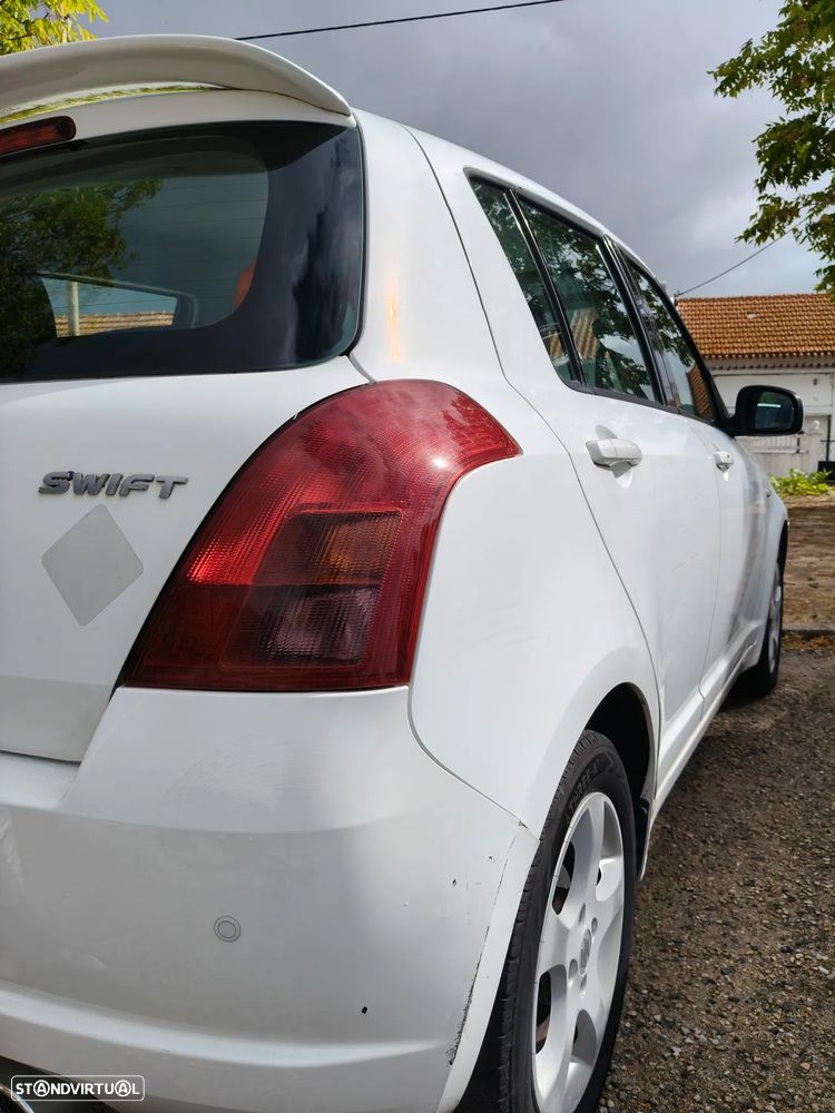 Suzuki Swift 1.3 16V GA - 7