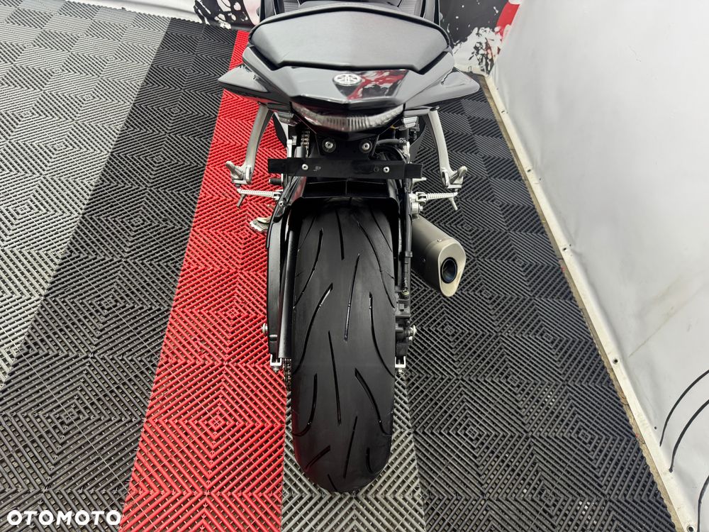 Yamaha R6 - 20