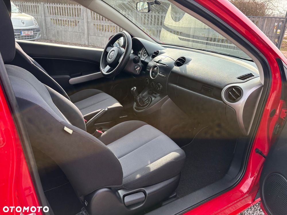 Mazda 2 - 24