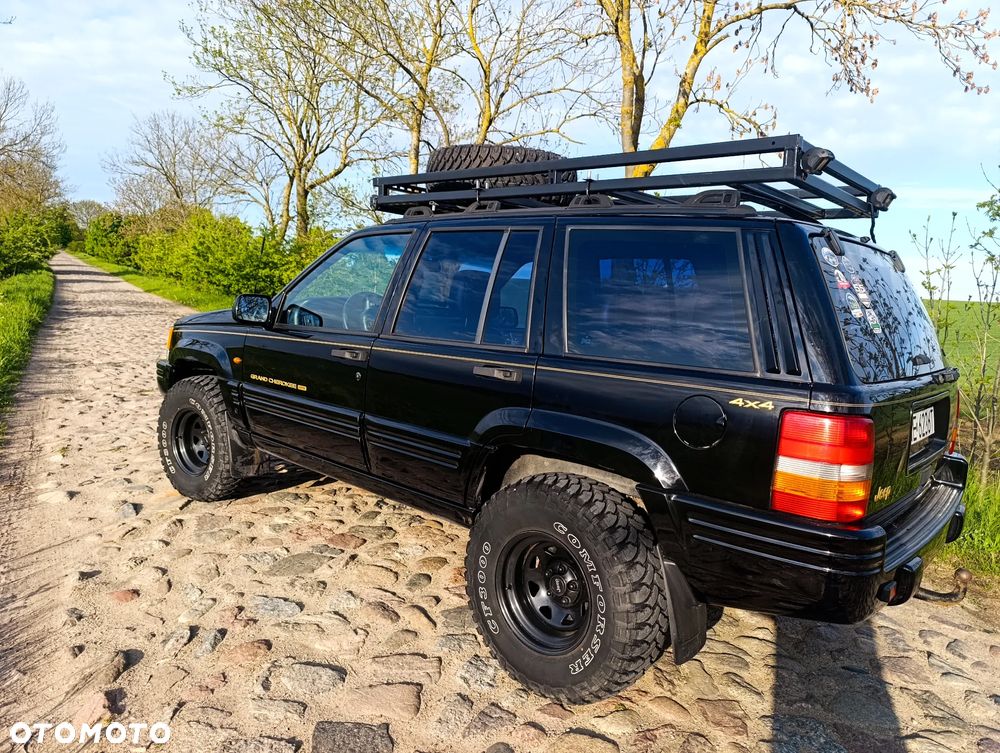 Jeep Grand Cherokee - 37