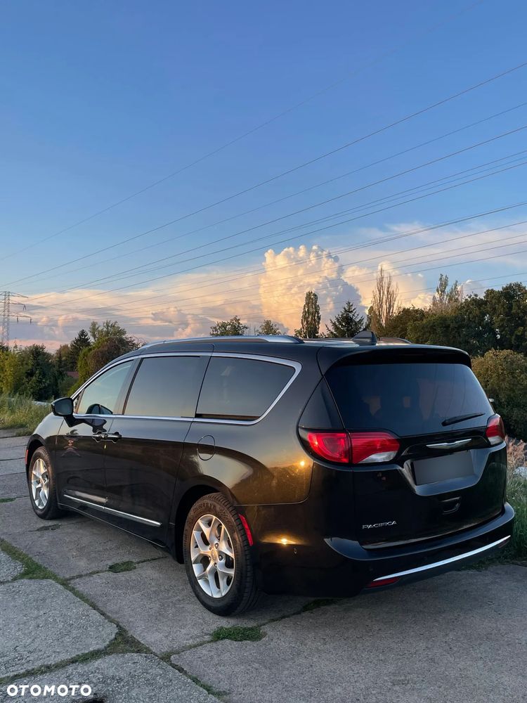 Chrysler Pacifica - 6