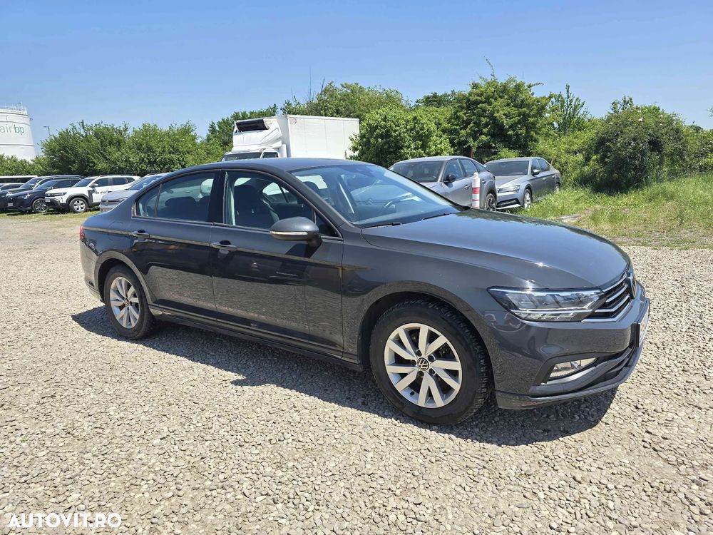Volkswagen Passat - 3