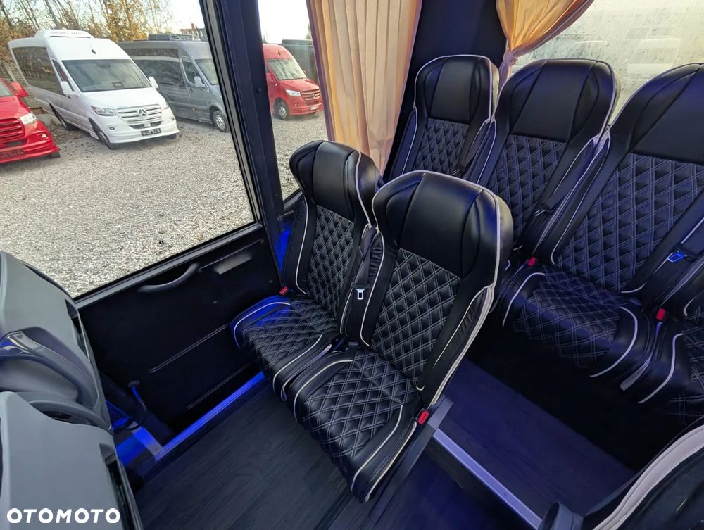 Mercedes-Benz Sprinter 519 - 25