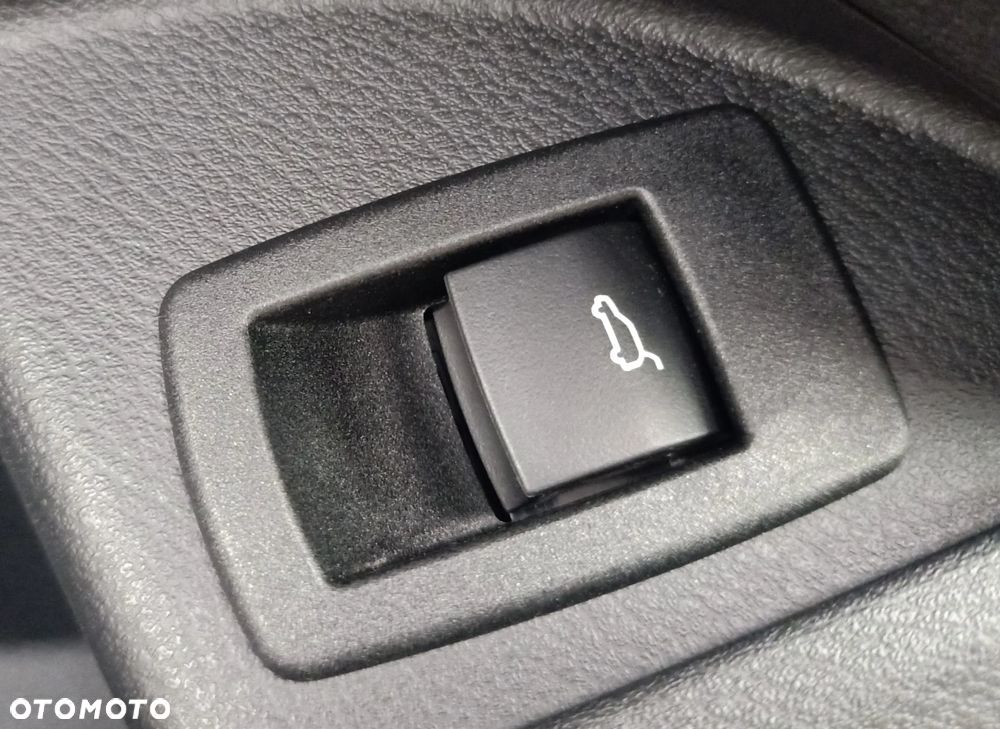 BMW X1 sDrive20i Advantage - 31