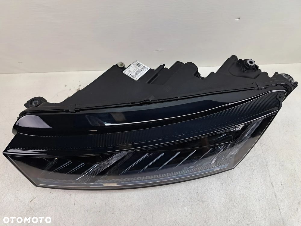 Škoda Octavia IV 4 lampa reflektor (Crystal Lighting) lewy przód 5E4941015A - 3