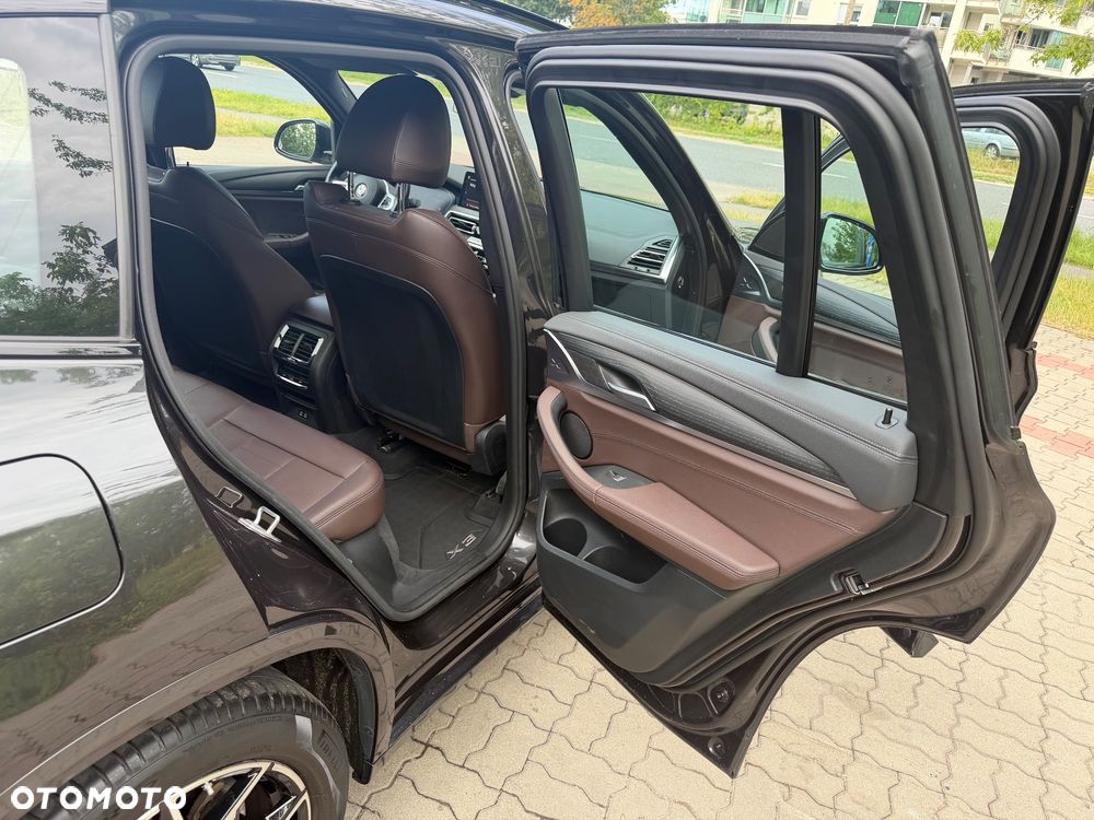 BMW X3 xDrive20d - 16