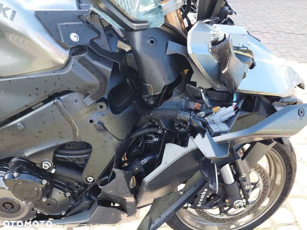 Suzuki GSX 1000 - 15