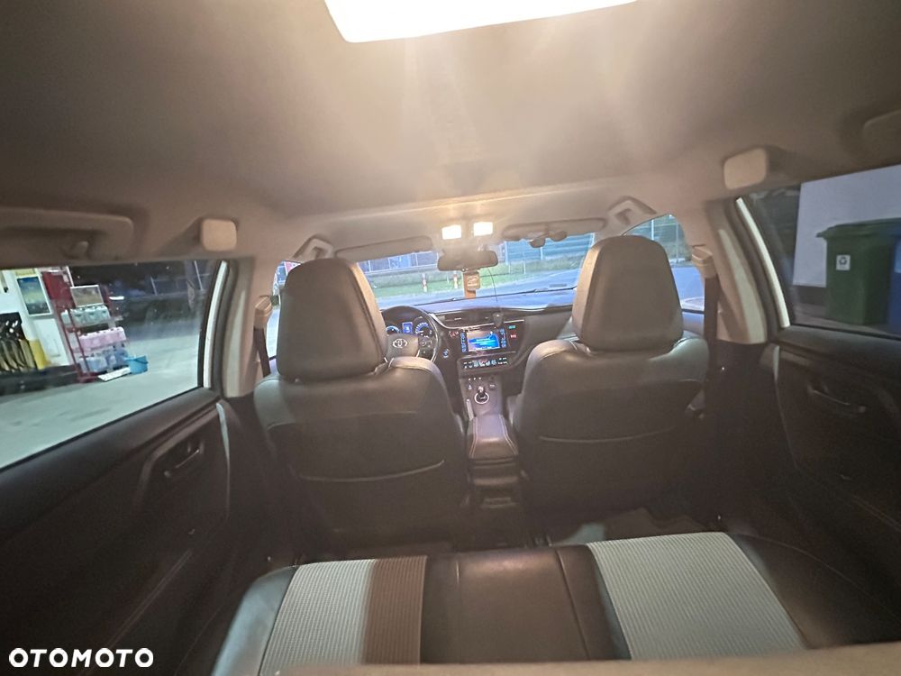 Toyota Auris 1.8 HSD Prestige NAVI - 8