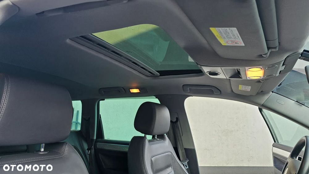 Volkswagen Touareg 6.0 W12 Automatik Sport - 40