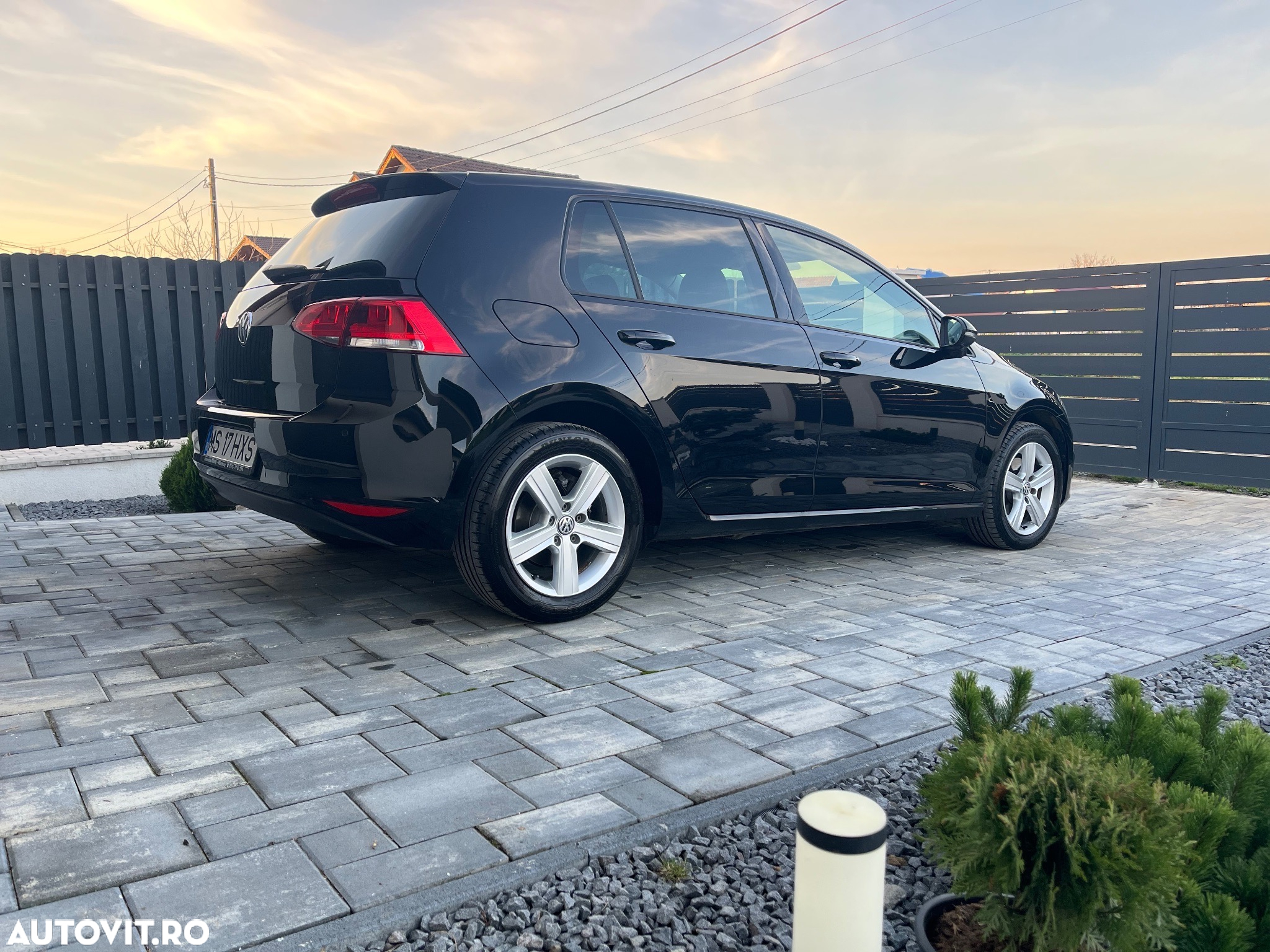 Volkswagen Golf 1.6 TDI DPF BMT DSG Comfortline - 4