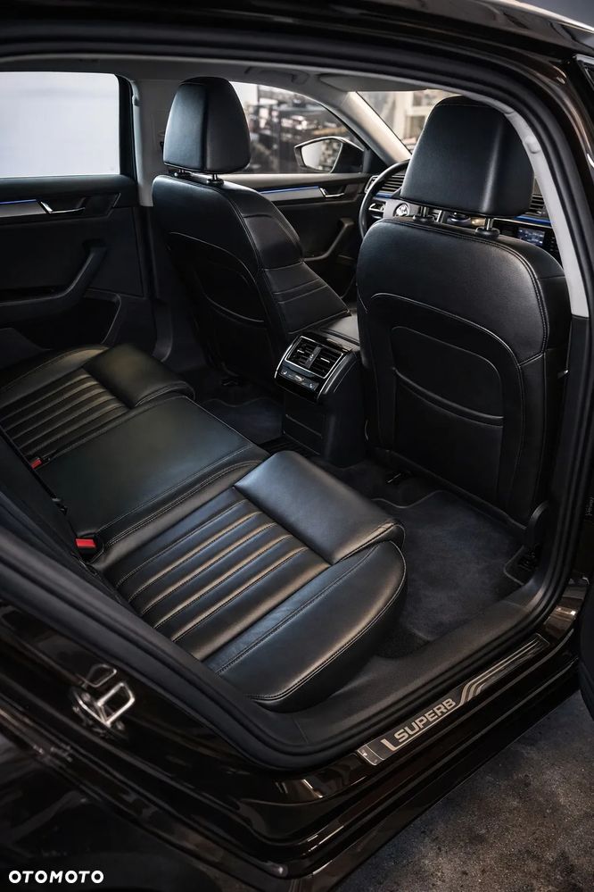 Skoda Superb 2.0 TDI SCR Sportline DSG - 9